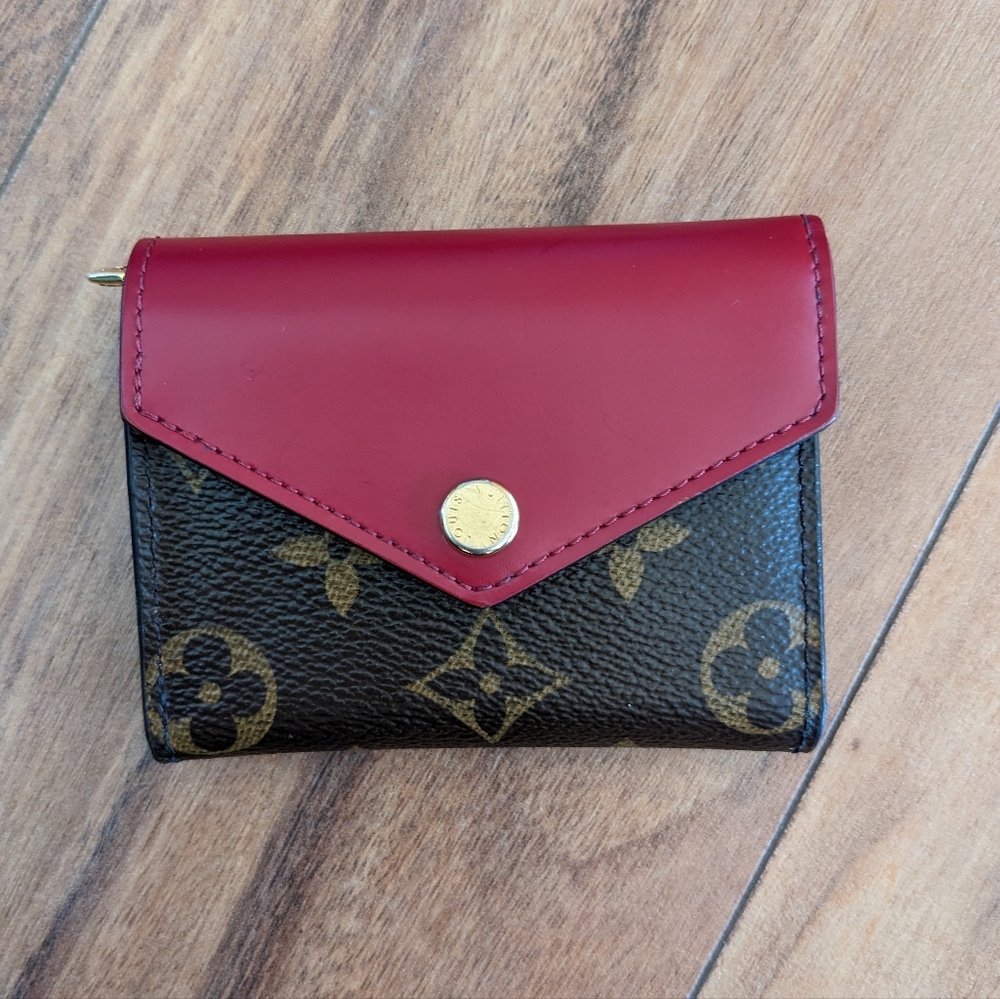 Louis Vuitton Zoe Fuchsia Monogram